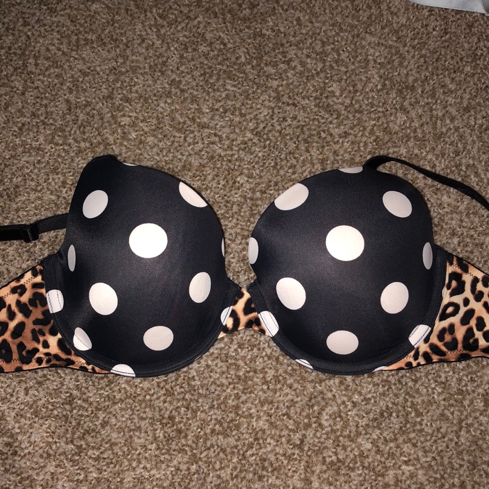 Victoria’s Secret pink bra